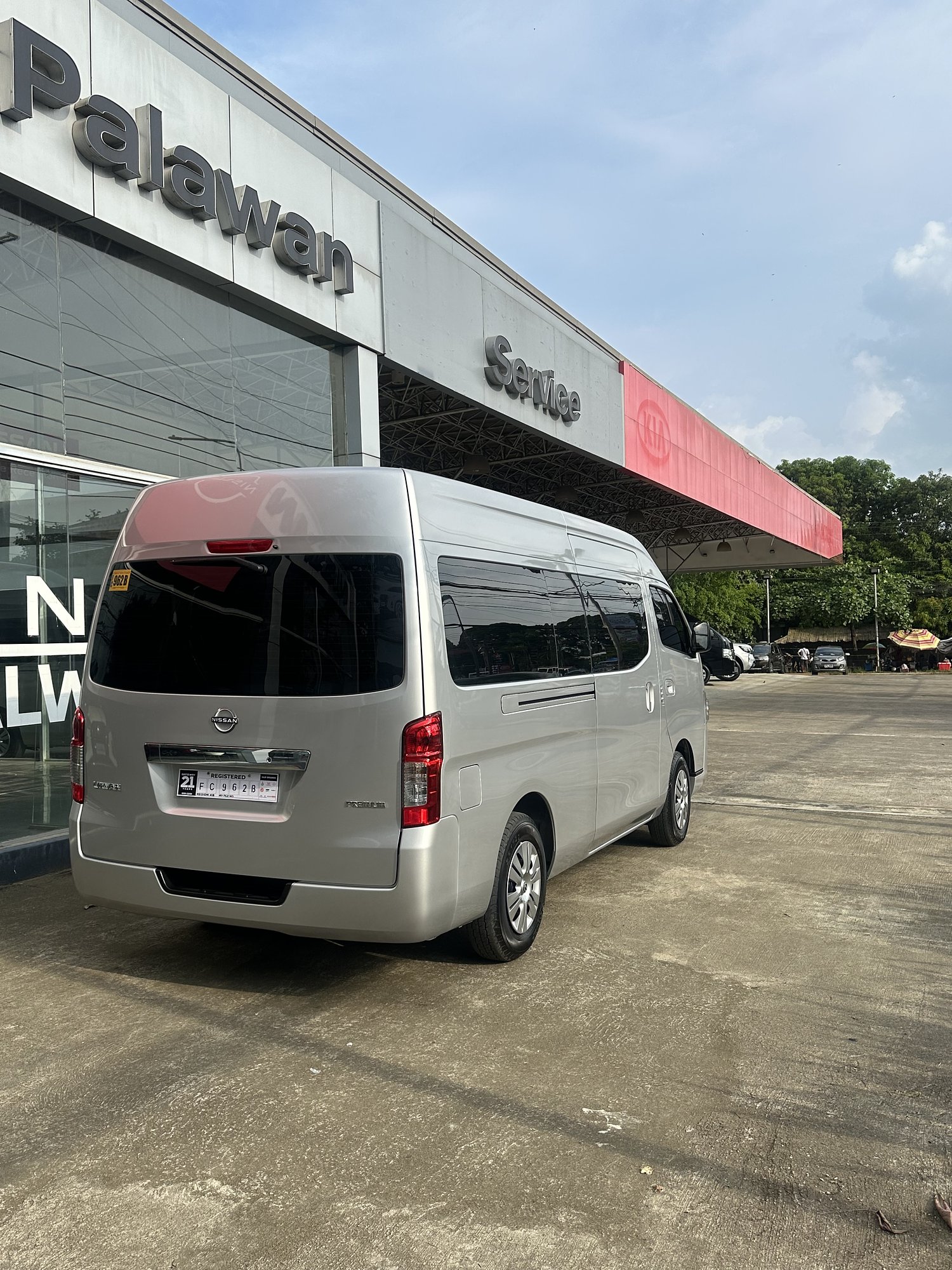 Nissan Premium Van